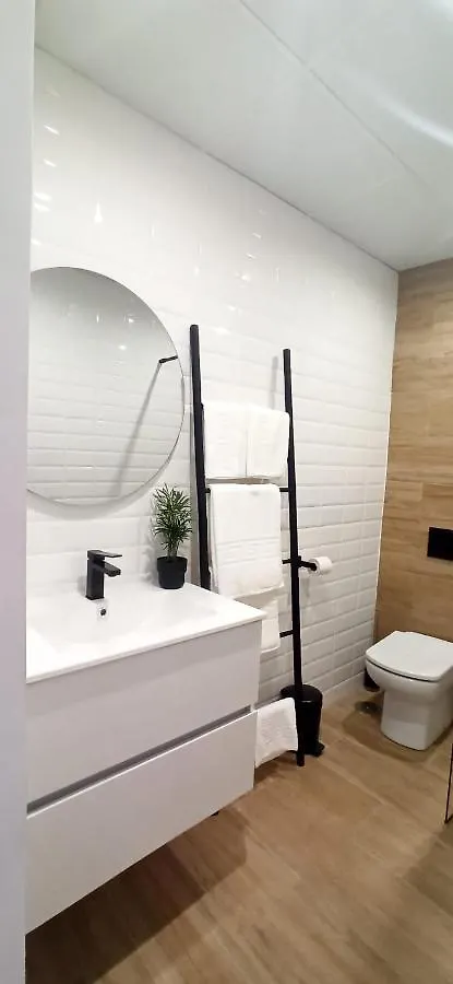 Limerencia: Tu Hogar En Este Blanco Pueblo Frigiliana